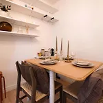 Peaceful Flat Martyrs For 6 Guests