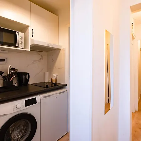 Peaceful Flat Martyrs For 6 Guests Apartment