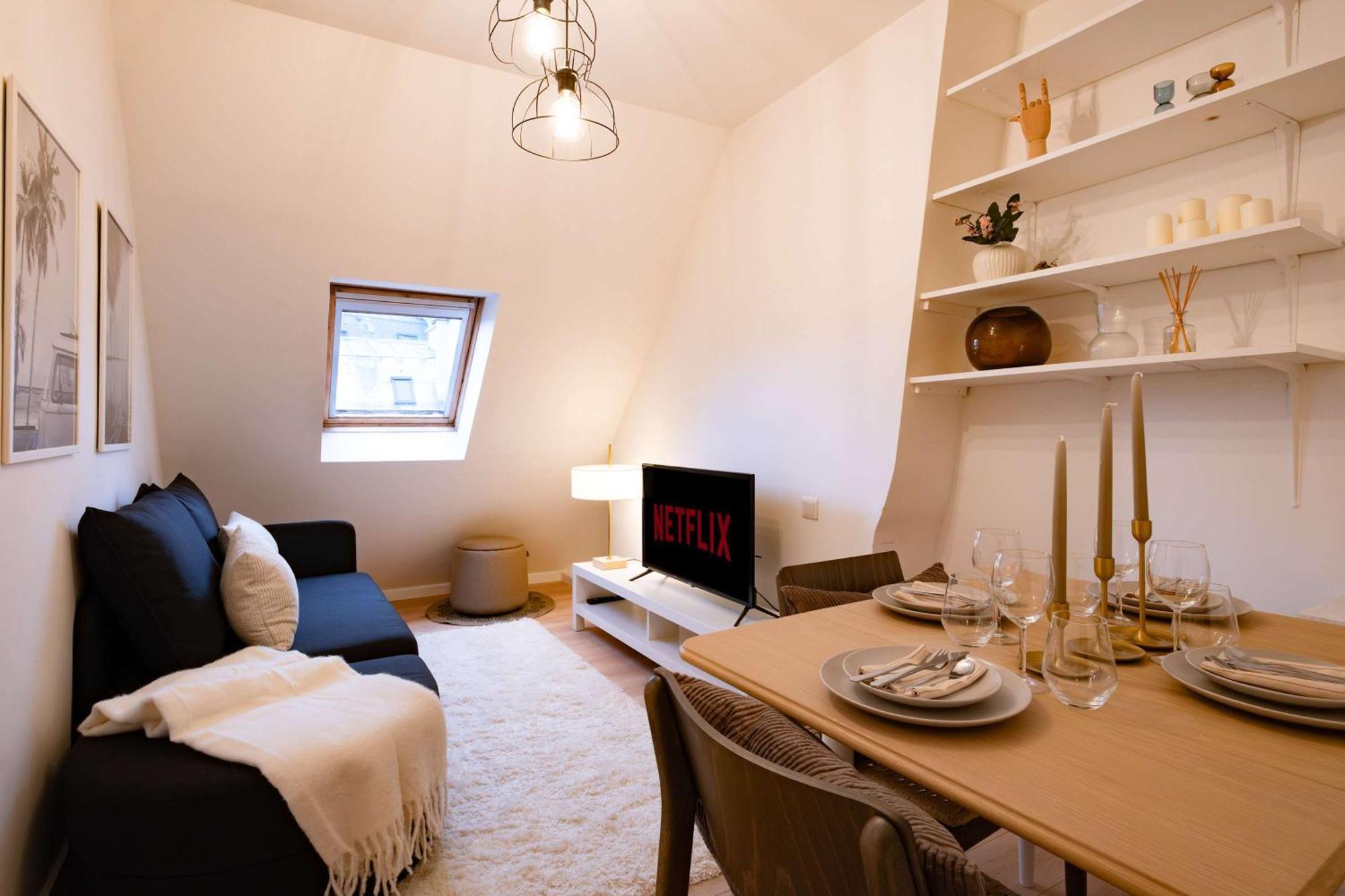 Peaceful Flat Martyrs For 6 Guests Paris