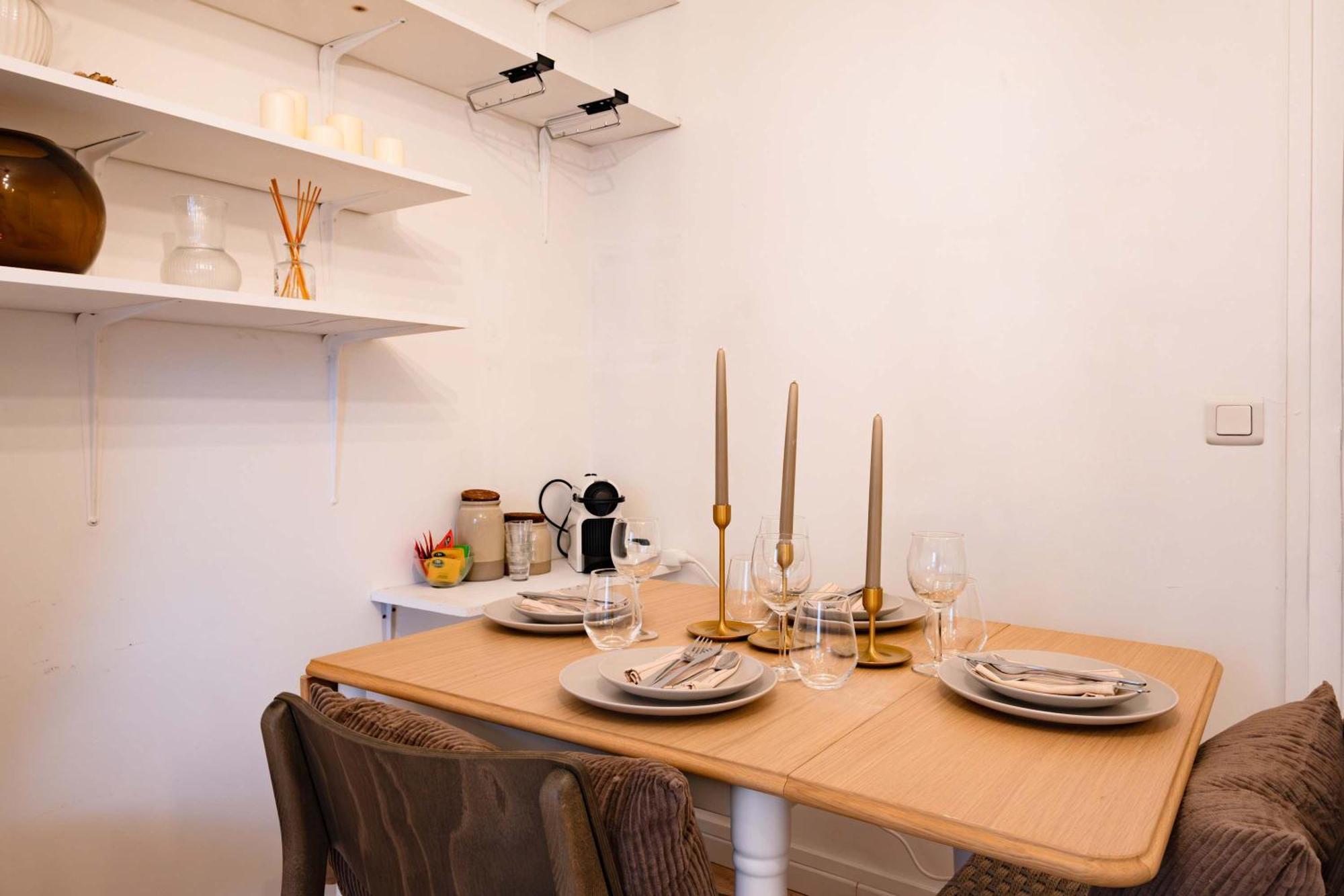 Peaceful Flat Martyrs For 6 Guests Apartment