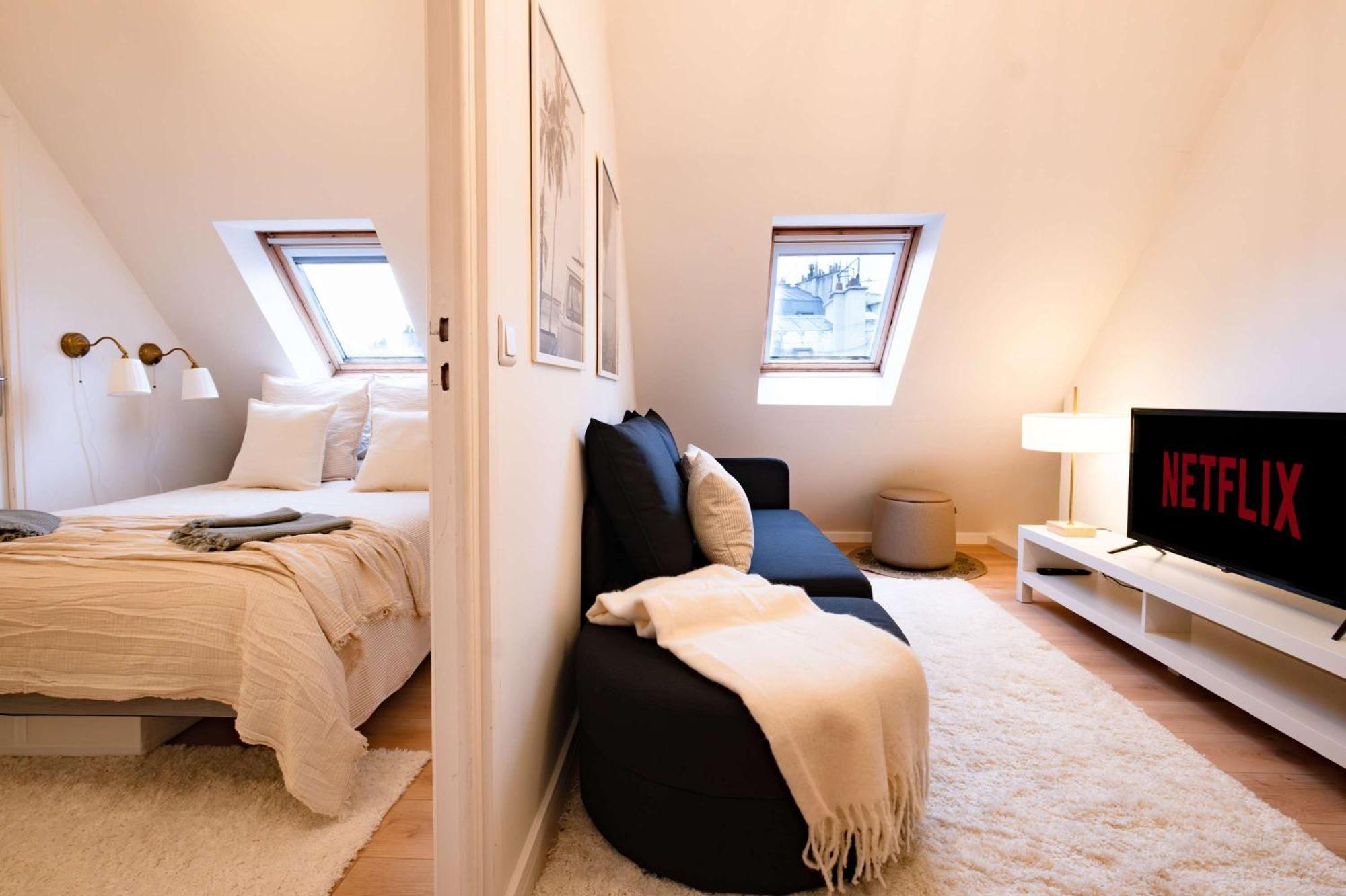 Peaceful Flat Martyrs For 6 Guests Paris